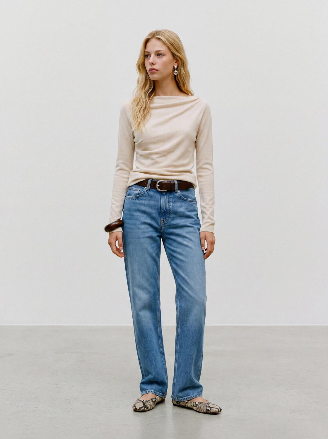 model_shot-front